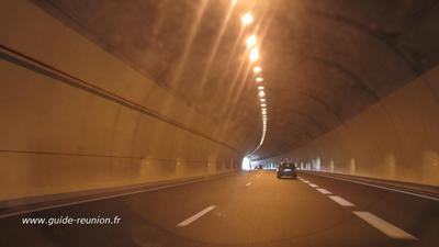 Route des Tamarins  - tunnel
