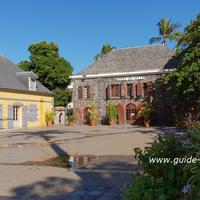 Place de la mairie à Saint-Leu - Ile de la Réunion
