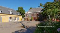 Place de la mairie à Saint-Leu - Ile de la Réunion