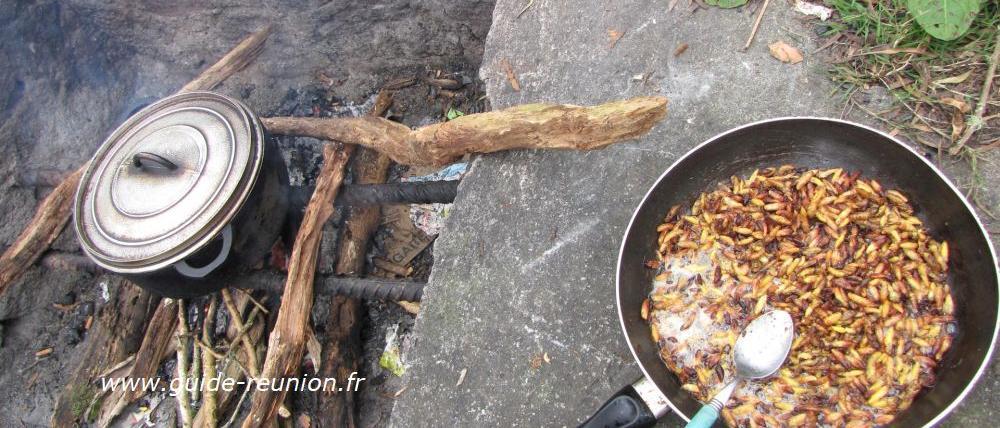 Recette de guêpes au feu de bois à La Réunion