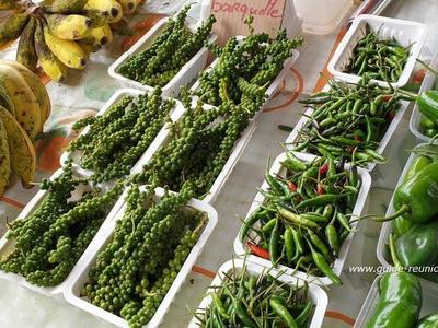 Produits du terroirs sur le marché forain de la Plaine des Palmistes