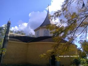 La chapelle pointue à la Réunion est un des premier édifice inscrit aux monuments historiques.