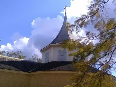 La chapelle pointue à la Réunion est un des premier édifice inscrit aux monuments historiques.