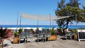 Une terrasse avec vue sur la plage de Boucan Canot