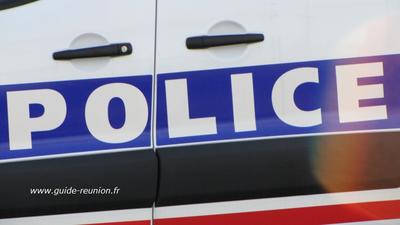 Un jeune a été poignardé devant un lycée de la commune du Port