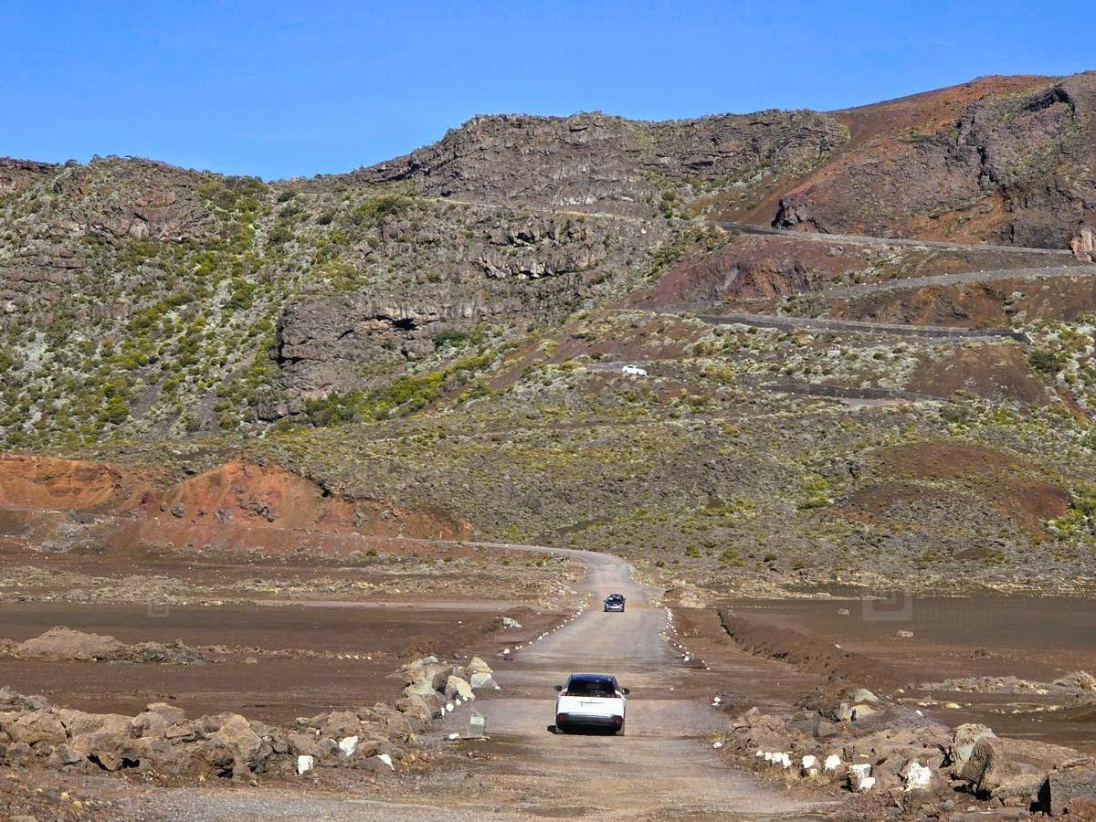 Route du Volcan à La Réunion – traversée de la Plaine des Sables vers le Piton de la Fournaise