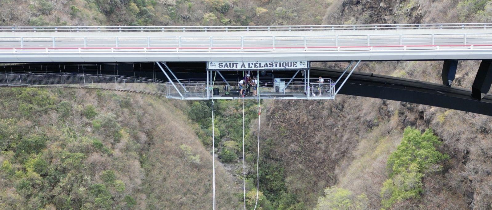 Air Jump 974 - Saut à l'élastique à Saint-Leu - La Réunion
