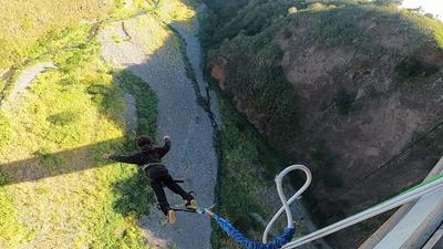 Vertikal Jump Réunion - Saut à l'élastique et saut pendulaire à Saint-Pierre