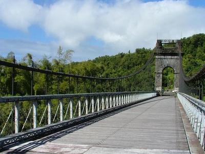 Pont suspendu de la rivière de l'Est à Sainte-Rose - La Réunion
