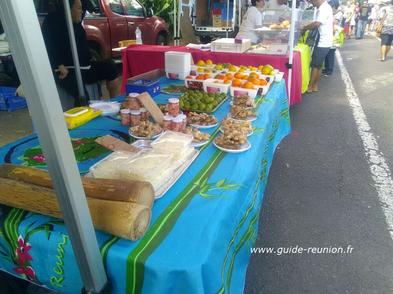 Marché de l'Etang-Salé les Bains : palmiste, gingembre, ... de La Réunion