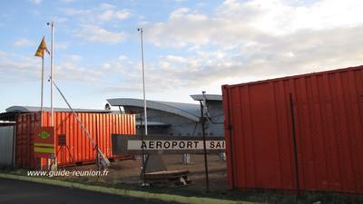 Travaux à l''aéroport de Pierrefonds