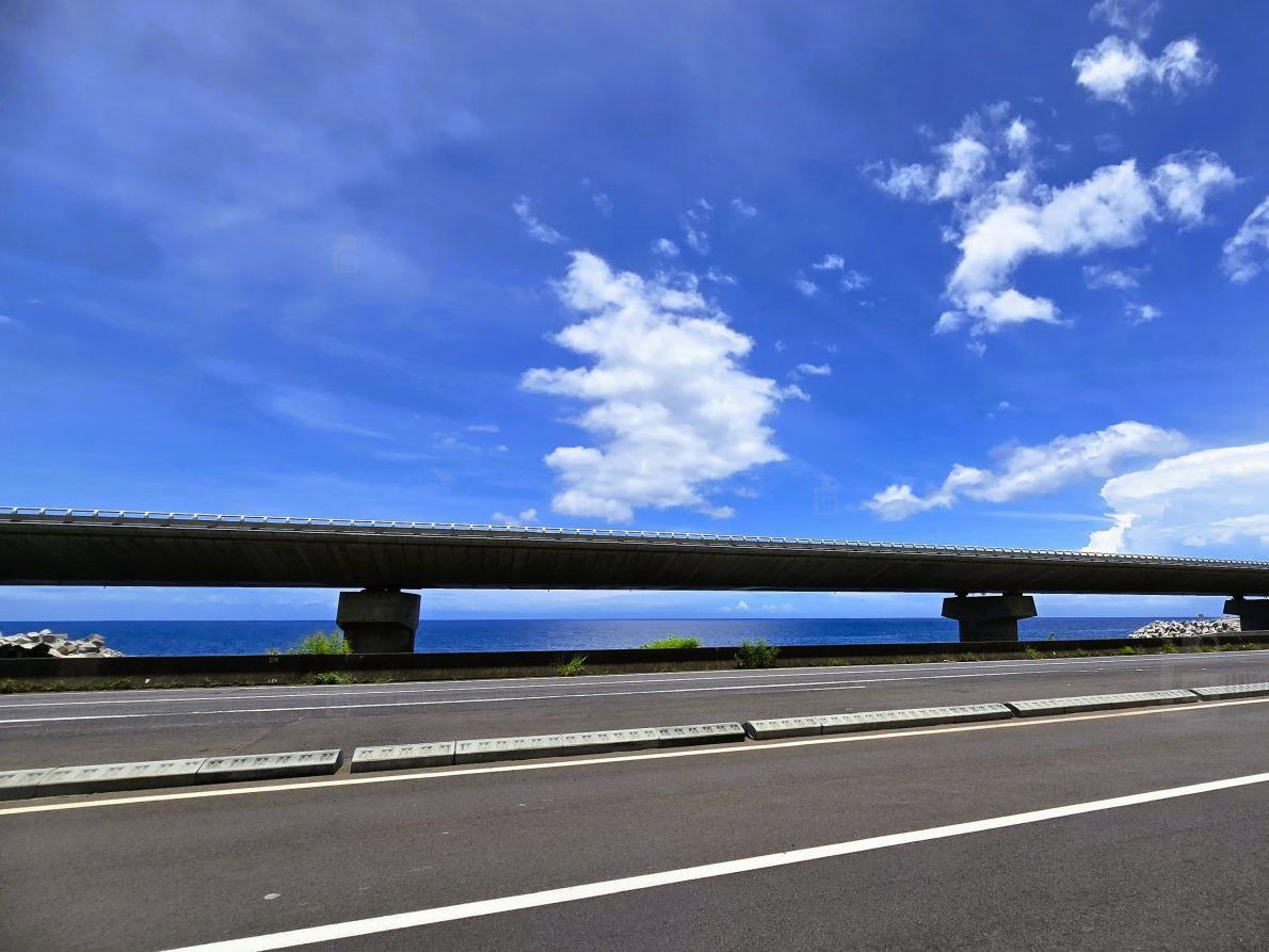 Nouvelle Route du Littoral à La Réunion – viaduc en mer entre Saint-Denis et La Possession