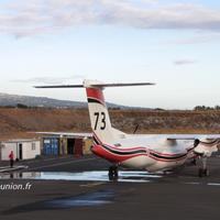 Le Dash8 à l'aéroport de Pierrefonds